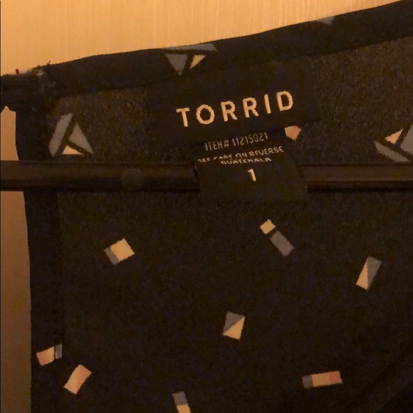 Flutter Sleeve Blouse - Picture 4 of 4